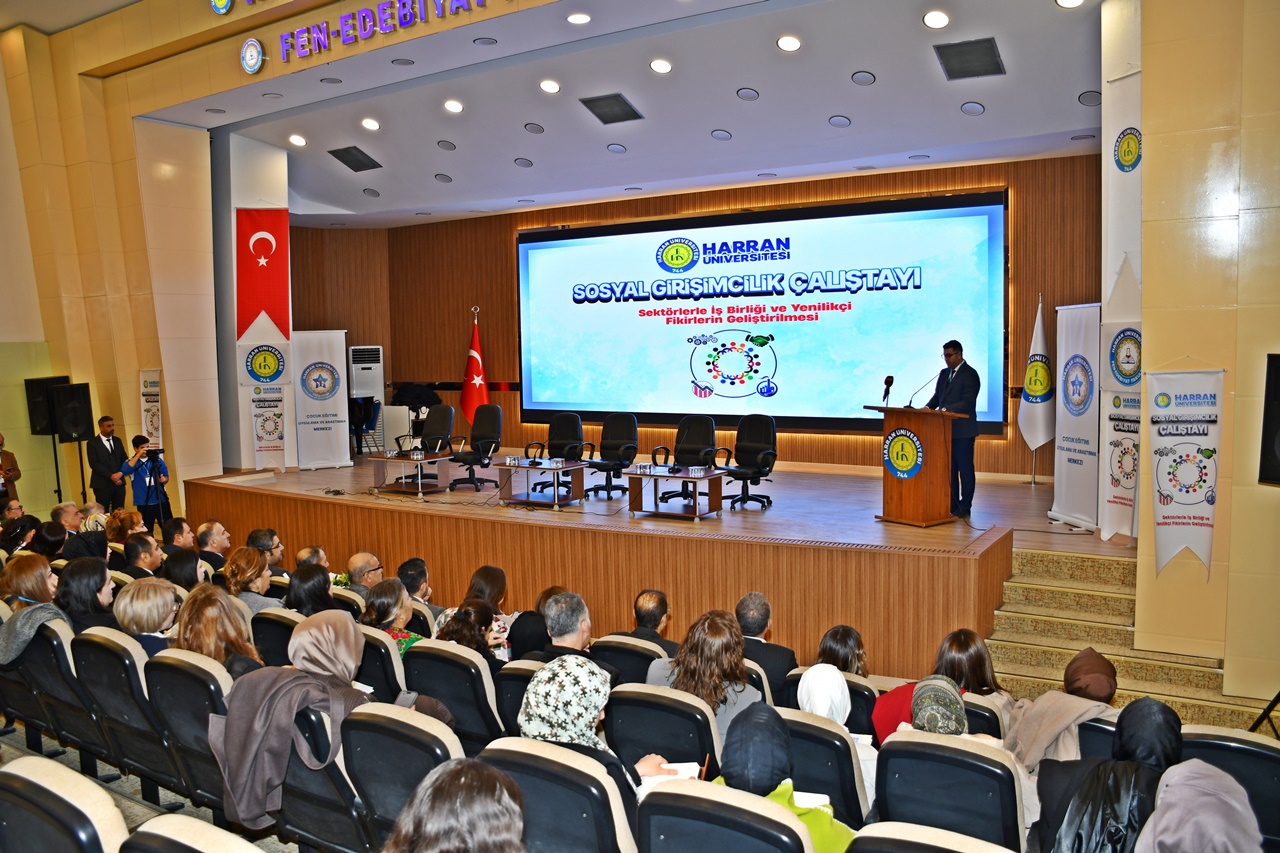 Bölümümüz Öğretim Elemanları Sosyal Girişimcilik Çalıştayında Yer Aldı
